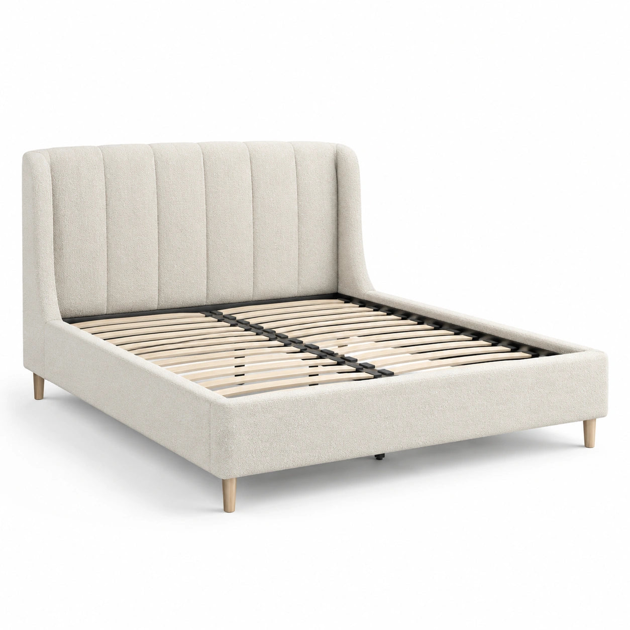 Letto matrimoniale in legno massello e tessuto beige con doghe